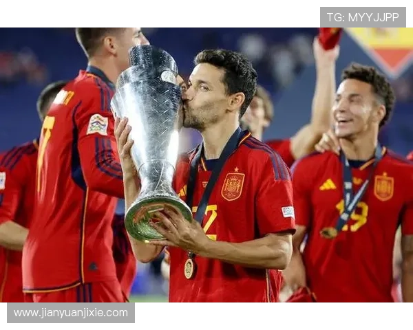 塞维利亚足球俱乐部辉煌历史与成就探析:从地方强队到欧洲冠军常客 塞维利亚足球俱乐部辉煌历史与成就探析:从地方强队到欧洲冠军常客