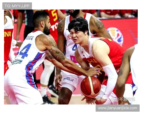 中国男篮热身赛大胜波兰队,世界杯备战取得良好开局 中国男篮热身赛大胜波兰队,世界杯备战取得良好开局