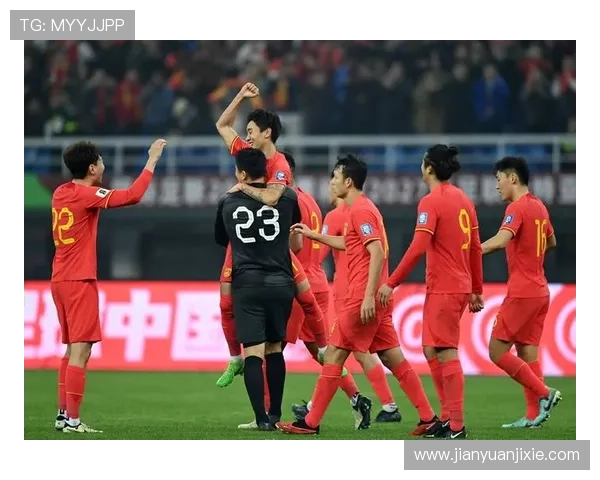 中国足球队迎战亚洲劲旅,备战世界杯预选赛全力冲刺 中国足球队迎战亚洲劲旅,备战世界杯预选赛全力冲刺