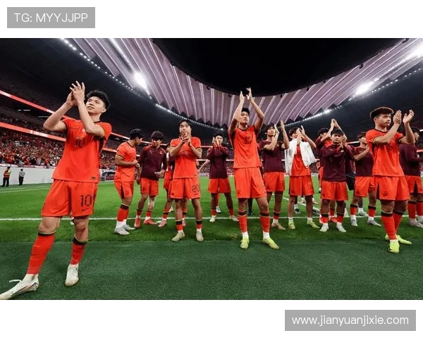 国足再度集结备战世界杯预选赛全队状态回升力争迎来开门红 国足再度集结备战世界杯预选赛全队状态回升力争迎来开门红