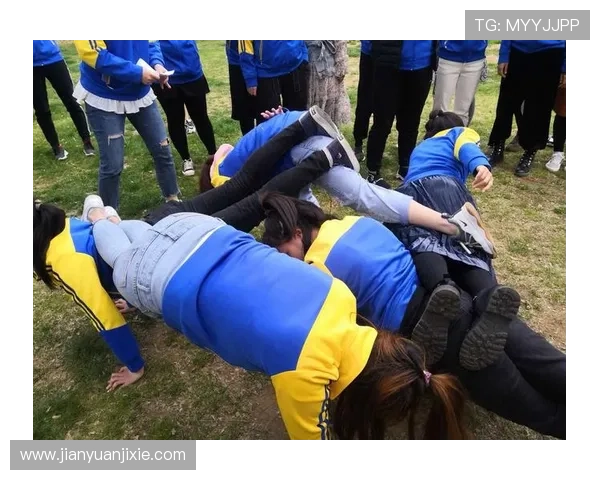 布莱克本俱乐部新赛季备战全面升级主帅强调团队精神与青年力量融合 布莱克本俱乐部新赛季备战全面升级主帅强调团队精神与青年力量融合