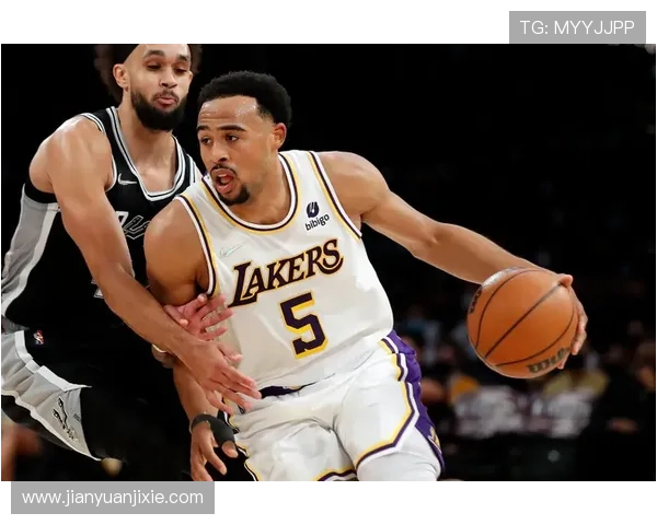 世界网球锦标赛迎来激烈对决 新星崛起老将再战巅峰