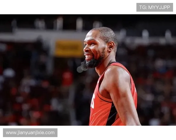NBA赛季重磅更新:詹姆斯与杜兰特激烈对决引发热议,联盟新规影响球队阵容布局 NBA赛季重磅更新:詹姆斯与杜兰特激烈对决引发热议,联盟新规影响球队阵容布局